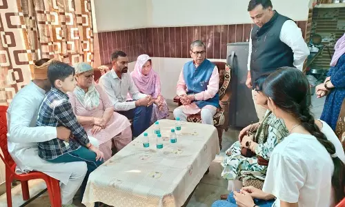 Haryana के राज्यपाल ने मृतक एएसआई के परिवार से मुलाकात की Haryana के राज्यपाल ने मृतक एएसआई के परिवार से मुलाकात की