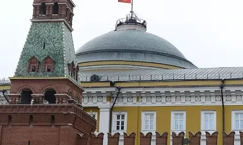 Kremlin ने अमेरिकी प्रतिबंधों को बताया रूस-अमेरिका संबंधों के सुधार में रुकावट