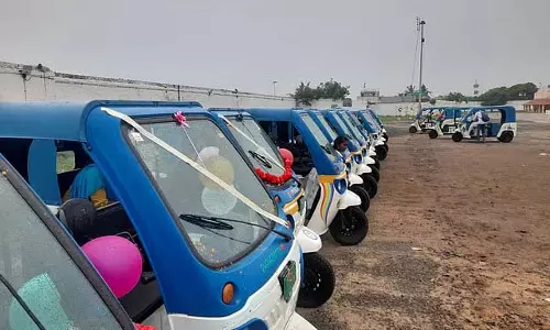 Puducherry में 38 नए बैटरी ऑटो और 2 प्रोसेसर पेश किए गए
