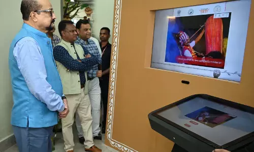 PM मोदी के आने से पहले राज्यपाल डेका ने भव्य जनजातीय संग्रहालय का लिया जायजा