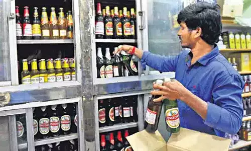 Sangareddy में तीन शराब दुकानों के लाइसेंस मिलने पर हड़कंप