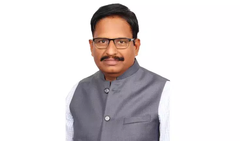 महबूबनगर विधायक ने बढ़ते कर्ज और धन की कमी को लेकर कांग्रेस सरकार पर फिर निशाना साधा महबूबनगर विधायक ने बढ़ते कर्ज और धन की कमी को लेकर कांग्रेस सरकार पर फिर निशाना साधा