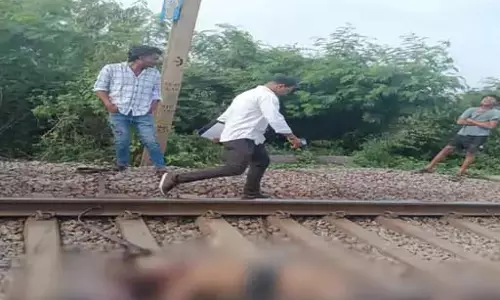 खमतराई में रेलवे फाटक के पास ट्रेन से कटा युवक