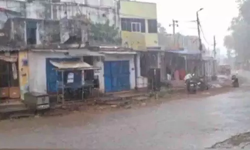 Odisha में अलर्ट: मोन्था के प्रभाव से तेज़ बारिश और तूफानी हवाएँ