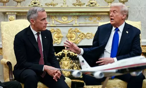 Mark Carney ने कहा कि ट्रम्प द्वारा टैरिफ बढ़ाए जाने के बाद कनाडा बातचीत के लिए तैयार Mark Carney ने कहा कि ट्रम्प द्वारा टैरिफ बढ़ाए जाने के बाद कनाडा बातचीत के लिए तैयार
