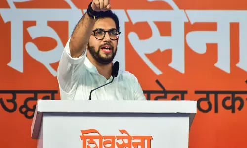 आदित्य ठाकरे ने MP मंत्री की टिप्पणी को बताया “शर्मनाक” आदित्य ठाकरे ने MP मंत्री की टिप्पणी को बताया “शर्मनाक”