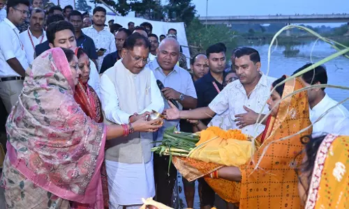 संध्या छठ पूजन में शामिल हुए CM साय और मंत्री श्याम बिहारी और रामविचार नेताम