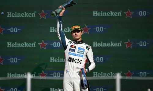 Lando Norris ने मेक्सिको ग्रां प्री जीतकर ड्राइवर्स चैंपियनशिप में बढ़त बनाई Lando Norris ने मेक्सिको ग्रां प्री जीतकर ड्राइवर्स चैंपियनशिप में बढ़त बनाई