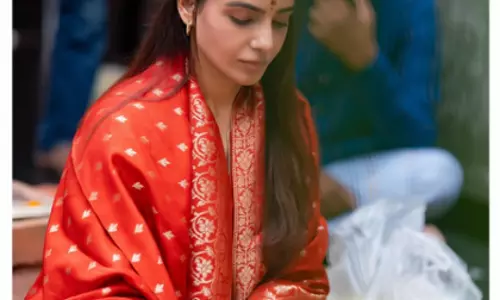 Samantha Ruth Prabhu की ‘मां इंति बंगाराम’ मुहूर्त के साथ फ्लोर पर आई Samantha Ruth Prabhu की ‘मां इंति बंगाराम’ मुहूर्त के साथ फ्लोर पर आई