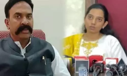 Phaltan की 2 बहनों ने पूर्व भाजपा सांसद रणजीतसिंह नाइक निंबालकर पर आरोप लगाया