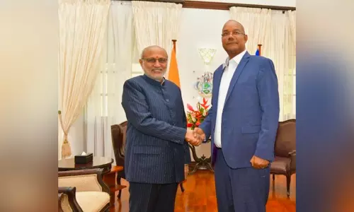 उपराष्ट्रपति राधाकृष्णन ने सेशेल्स राष्ट्रपति से मुलाकात कर क्षेत्रीय शांति पर जोर दिया उपराष्ट्रपति राधाकृष्णन ने सेशेल्स राष्ट्रपति से मुलाकात कर क्षेत्रीय शांति पर जोर दिया