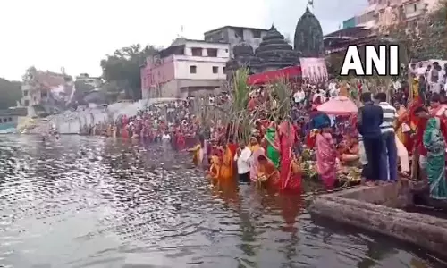 नासिक में छठ पूजा पर गोदावरी तट पर उमड़ा आस्था का सैलाब