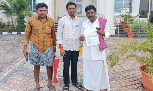 पीड़ितों के खिलाफ मामला दर्ज करने के लिए Ketidoddi  एसआई के खिलाफ शिकायत