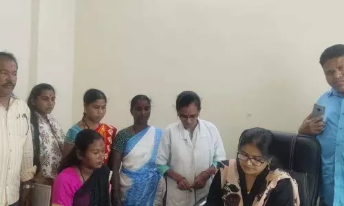 गर्भवती महिलाओं के लिए बेहतर चिकित्सा सेवाएं: चिकित्सा अधिकारी Rajamani गर्भवती महिलाओं के लिए बेहतर चिकित्सा सेवाएं: चिकित्सा अधिकारी Rajamani