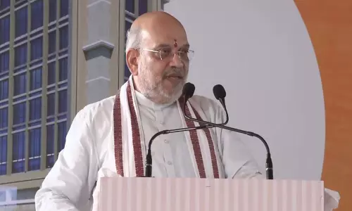 पांच साल के भीतर हमारे मछुआरों को 200 ट्रॉलर उपलब्ध कराने का लक्ष्य रखें: Amit Shah पांच साल के भीतर हमारे मछुआरों को 200 ट्रॉलर उपलब्ध कराने का लक्ष्य रखें: Amit Shah