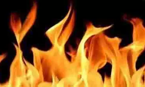 Mumbai: घाटकोपर के रविशा टावर में भीषण आग, 200 से ज़्यादा लोगों को बचाया गया Mumbai: घाटकोपर के रविशा टावर में भीषण आग, 200 से ज़्यादा लोगों को बचाया गया