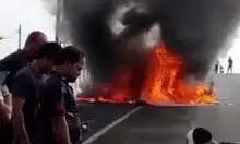 MP News : गाय के बछड़े से टकराकर कार में लगी आग MP News : गाय के बछड़े से टकराकर कार में लगी आग