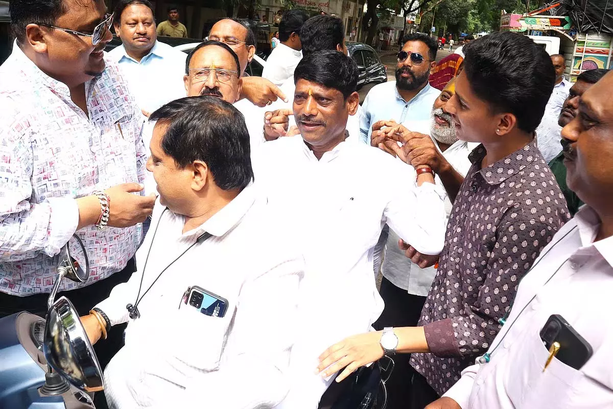 Pune : शिवसेना के रविंद्र धांगेकर ने एक और बड़ा दावा किया Pune : शिवसेना के रविंद्र धांगेकर ने एक और बड़ा दावा किया