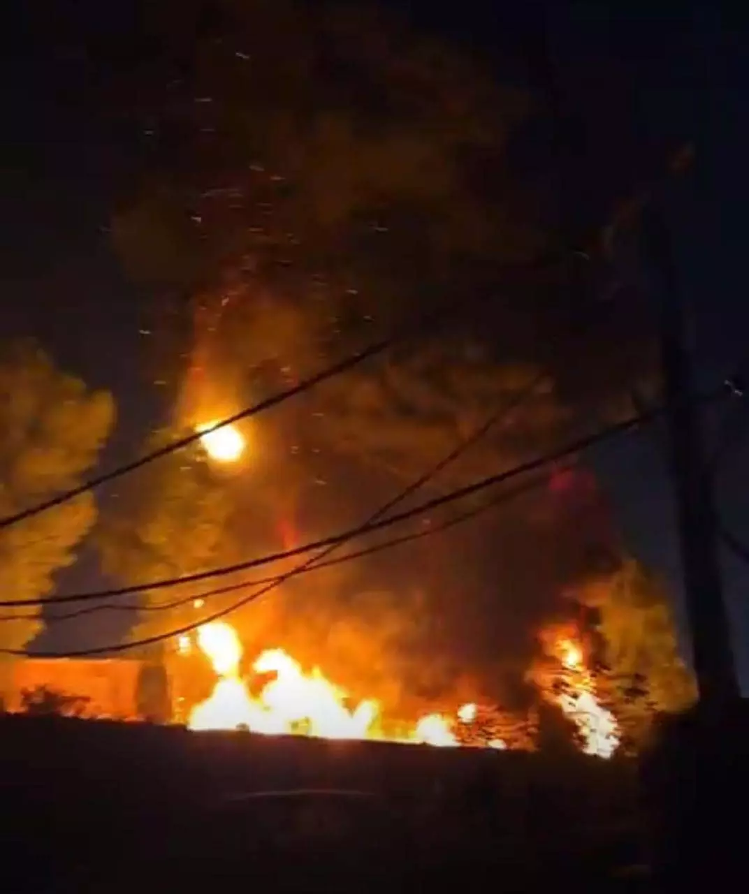 Jalandhar: देर शाम फैक्टरी में लगी भीषण आग, लोगों में मची अफरा-तफरी Jalandhar: देर शाम फैक्टरी में लगी भीषण आग, लोगों में मची अफरा-तफरी
