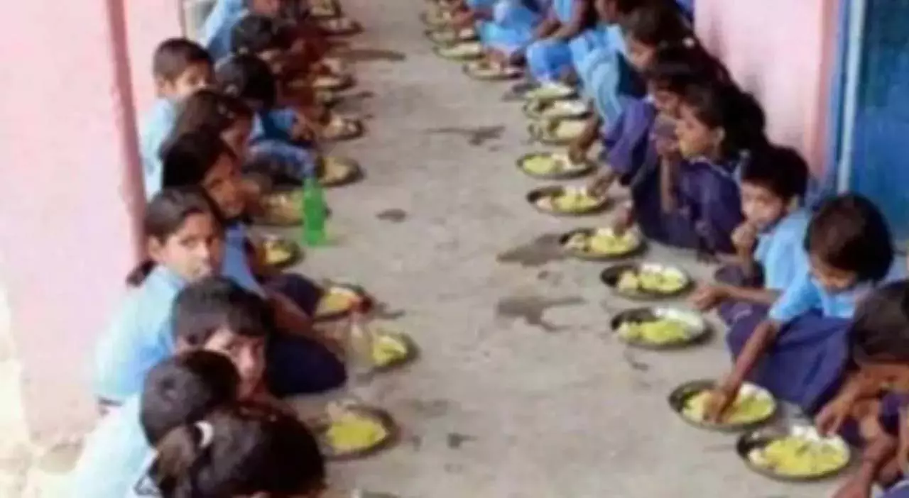 चक्रवात मंथ अपडेट: खोरधा में स्कूल और आंगनवाड़ी केंद्र दो दिनों तक बंद रहेंगे चक्रवात मंथ अपडेट: खोरधा में स्कूल और आंगनवाड़ी केंद्र दो दिनों तक बंद रहेंगे