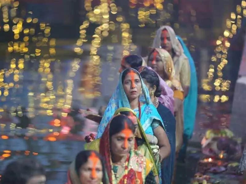 Nepal में छठ पूजा: उगते सूर्य को अर्घ्य के साथ संपन्न Nepal में छठ पूजा: उगते सूर्य को अर्घ्य के साथ संपन्न