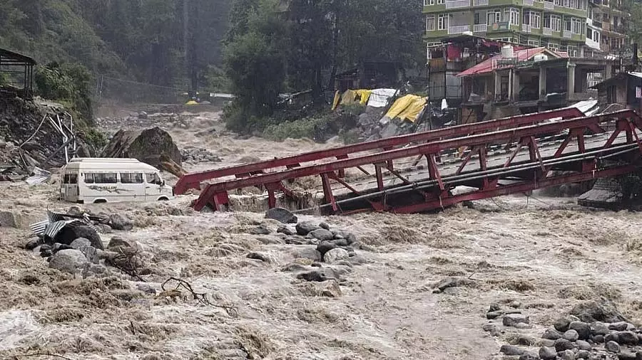 Himachal को 4 साल में प्राकृतिक आपदाओं से 46,000 करोड़ का नुकसान हुआ Himachal को 4 साल में प्राकृतिक आपदाओं से 46,000 करोड़ का नुकसान हुआ