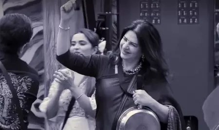 अशनूर-अभिषेक की गलती सब पर भारी, कुनिका बोलीं- चार दिन में नाकों चने चबवाऊंगी अशनूर-अभिषेक की गलती सब पर भारी, कुनिका बोलीं- चार दिन में नाकों चने चबवाऊंगी