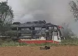 Jaipur: मजदूरों से भरी बस में लगी आग, दो मजदूरों की मौत, कई घायल Jaipur: मजदूरों से भरी बस में लगी आग, दो मजदूरों की मौत, कई घायल