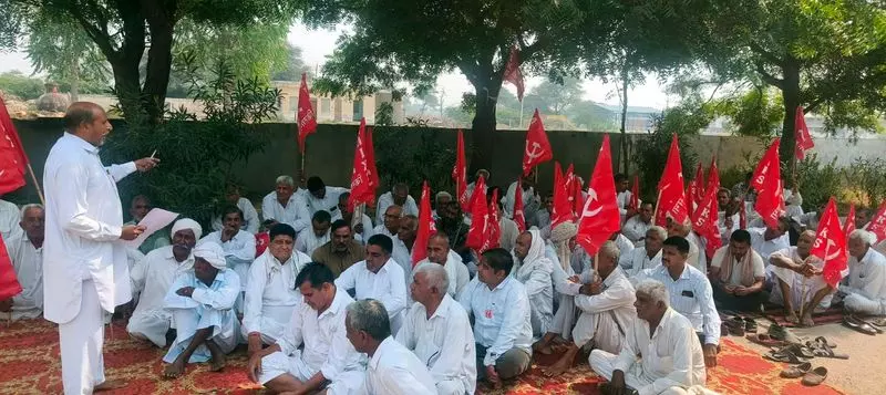 बीमा कंपनियों पर फसल नुकसान के दावों पर ‘अनुचित आपत्तियां’ उठाने का आरोप बीमा कंपनियों पर फसल नुकसान के दावों पर ‘अनुचित आपत्तियां’ उठाने का आरोप