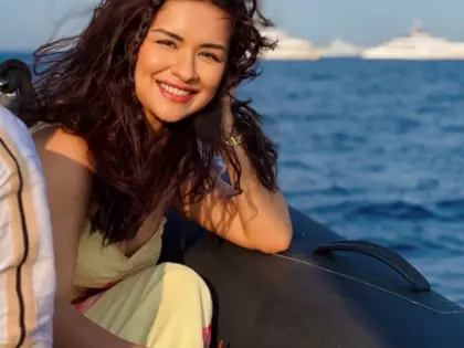 Avneet Kaur ने अपने भीतर के वॉटर बेबी को बाहर निकाला Avneet Kaur ने अपने भीतर के वॉटर बेबी को बाहर निकाला