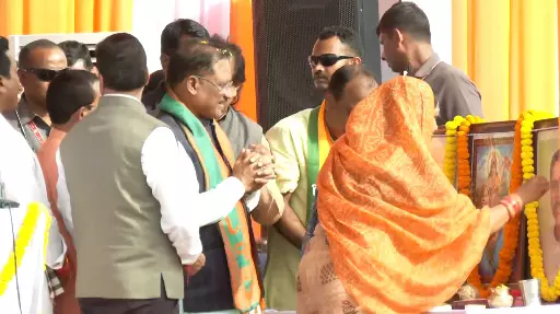 फरसाबहार पहुंचे CM विष्णुदेव साय फरसाबहार पहुंचे CM विष्णुदेव साय
