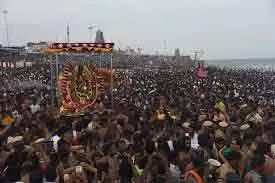 तिरुचेंदूर मुरुगन मंदिर में लाखों लोग सूरसम्हारम के साक्षी बने तिरुचेंदूर मुरुगन मंदिर में लाखों लोग सूरसम्हारम के साक्षी बने