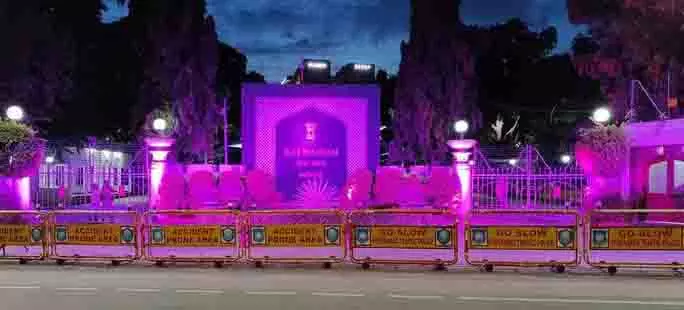 तेलंगाना राजभवन लगातार छठे वर्ष गुलाबी रंग से जगमगाया तेलंगाना राजभवन लगातार छठे वर्ष गुलाबी रंग से जगमगाया