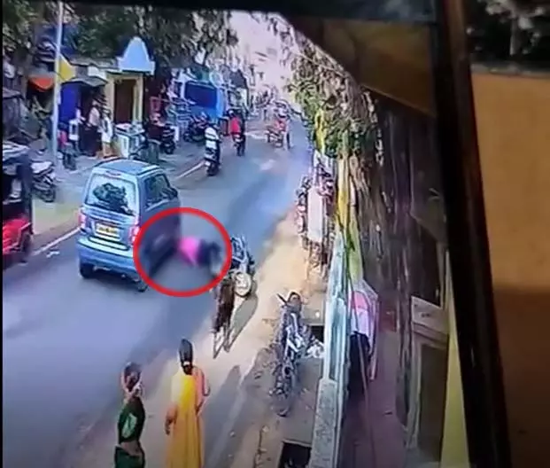 रायपुर में बैंक अधिकारी की मौत का LIVE VIDEO... रायपुर में बैंक अधिकारी की मौत का LIVE VIDEO...