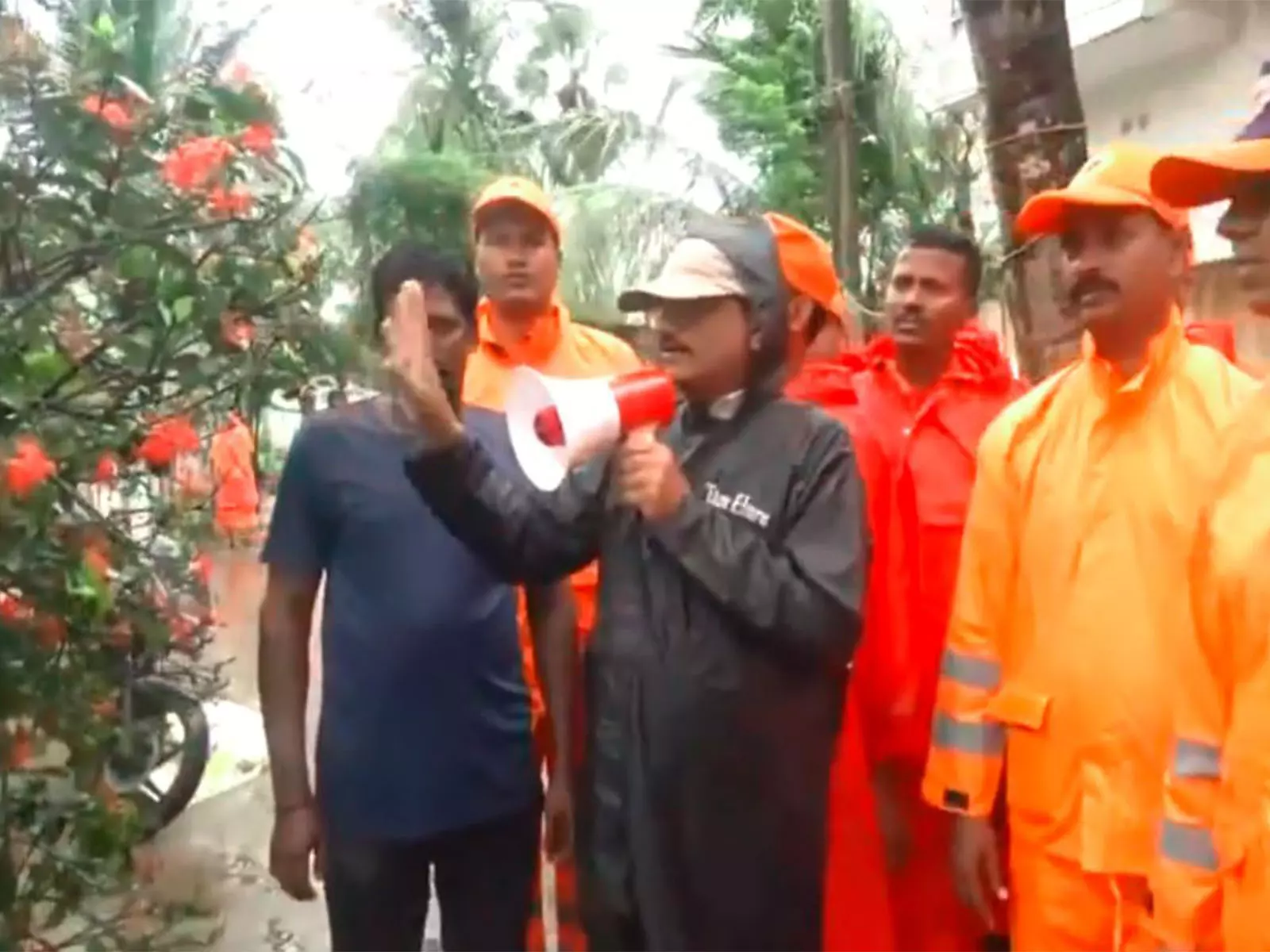 चक्रवाती तूफान मोंथा गंभीर चक्रवाती तूफान में तब्दील, आज रात आंध्र तट से टकराएगा: IMD चक्रवाती तूफान मोंथा गंभीर चक्रवाती तूफान में तब्दील, आज रात आंध्र तट से टकराएगा: IMD