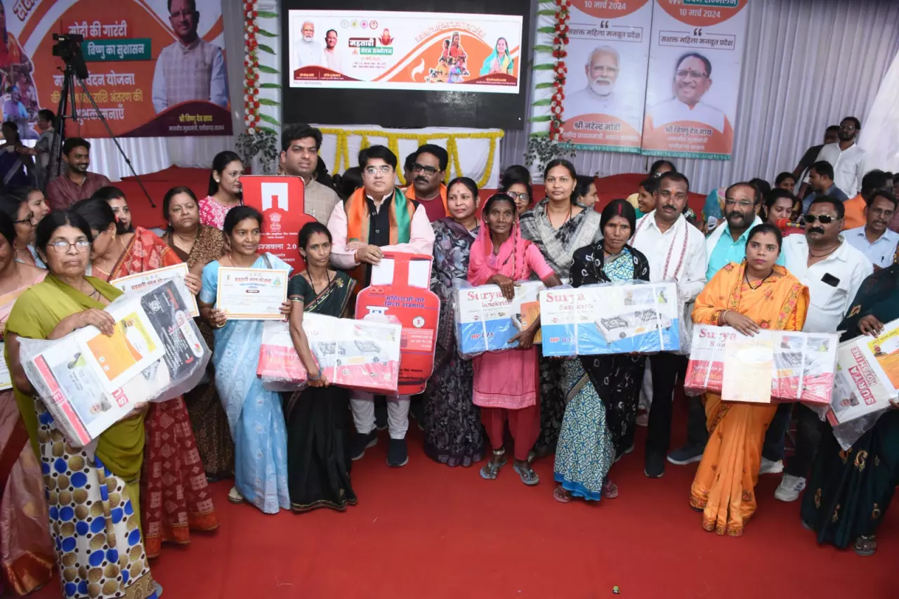 धमतरी में 25 सालों में बदली महिलाओं और बच्चों की सामाजिक-आर्थिक तस्वीर धमतरी में 25 सालों में बदली महिलाओं और बच्चों की सामाजिक-आर्थिक तस्वीर
