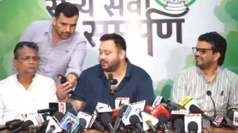 Bihar चुनाव 2025: राजद की सत्ता वापसी में तेजस्वी यादव का एम-फैक्टर Bihar चुनाव 2025: राजद की सत्ता वापसी में तेजस्वी यादव का एम-फैक्टर