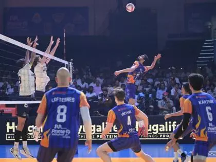 PVL 2025: मुंबई मेटियर्स ने गोवा गार्डियंस को हराकर फाइनल में जगह बनाई PVL 2025: मुंबई मेटियर्स ने गोवा गार्डियंस को हराकर फाइनल में जगह बनाई