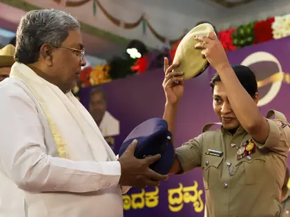 कर्नाटक CM ने पुलिस से कहा, राज्य को नशामुक्त बनाने में मदद करें कर्नाटक CM ने पुलिस से कहा, राज्य को नशामुक्त बनाने में मदद करें