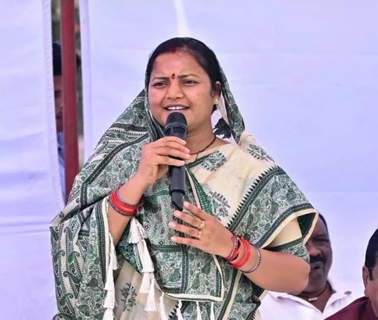 मंत्री लक्ष्मी राजवाड़े के प्रयासों से ग्रामीणों की वर्षों पुरानी मांग पूरी मंत्री लक्ष्मी राजवाड़े के प्रयासों से ग्रामीणों की वर्षों पुरानी मांग पूरी