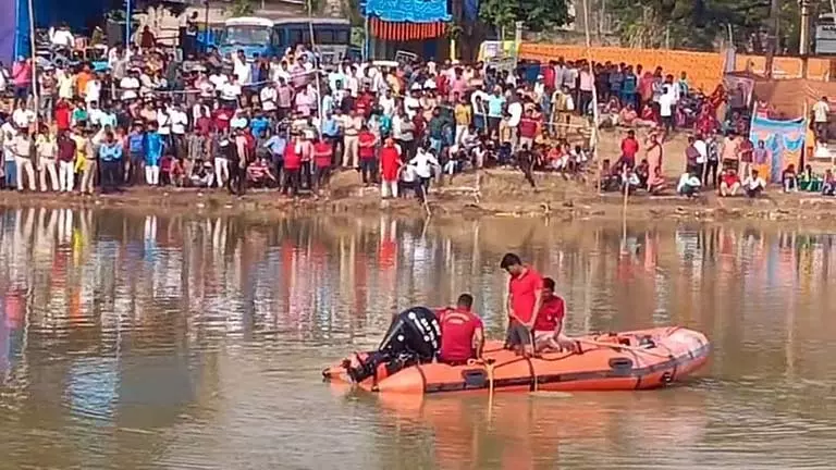 Chhath Puja के दौरान स्नान करते समय तालाब में डूबकर एक व्यक्ति की मौत हो गई। Chhath Puja के दौरान स्नान करते समय तालाब में डूबकर एक व्यक्ति की मौत हो गई।