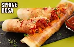 Indo-Chinese फ्यूजन: स्प्रिंग डोसा से पाएं दोहरी स्वाद का मज़ा Indo-Chinese फ्यूजन: स्प्रिंग डोसा से पाएं दोहरी स्वाद का मज़ा