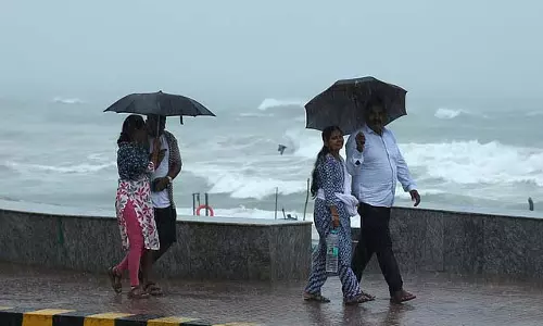 Tamil Nadu : अगले 2 घंटे तक बारिश कहाँ जारी रहेगी Tamil Nadu : अगले 2 घंटे तक बारिश कहाँ जारी रहेगी