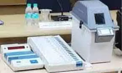 Budgam में ईवीएम का पूरक यादृच्छिकीकरण किया गया