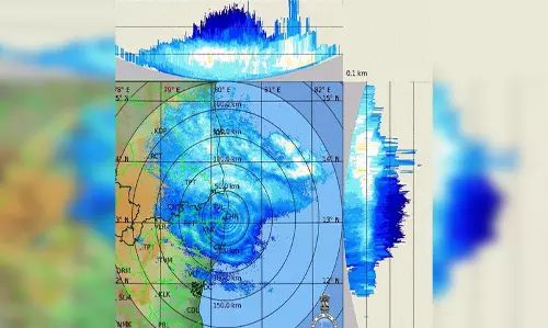 चक्रवाती तूफान मोंथा से मौसम प्रभावित, ट्रेन सेवाओं पर भी दिखा असर