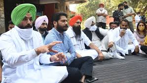 Chandigarh: सिख कार्यकर्ता खालरा के भाई ने पंजाब विश्वविद्यालय में छात्रों को संबोधित किया