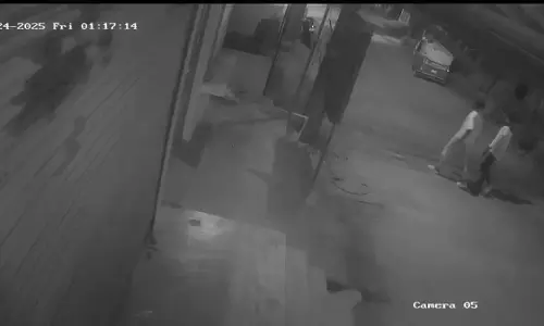 Bhubaneswar के प्रशांति विहार इलाके में डॉक्टर पर हमले की कोशिश से डर फैल गया Bhubaneswar के प्रशांति विहार इलाके में डॉक्टर पर हमले की कोशिश से डर फैल गया