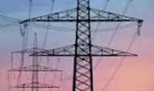 Moradabad:संविदा लाइनमैन की करंट लगने से मौत Moradabad:संविदा लाइनमैन की करंट लगने से मौत