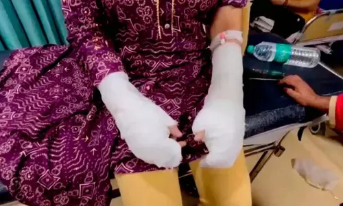 एसिड अटैक केस के मुख्य आरोपी को मिली क्लीनचिट, पीड़िता का पिता गिरफ्तार