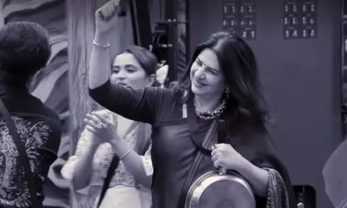 अशनूर-अभिषेक की गलती सब पर भारी, कुनिका बोलीं- चार दिन में नाकों चने चबवाऊंगी अशनूर-अभिषेक की गलती सब पर भारी, कुनिका बोलीं- चार दिन में नाकों चने चबवाऊंगी